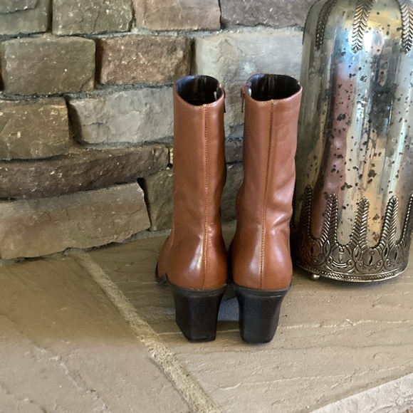 Vintage Caressa Brown Leather Square Toe Boots 2.25” Heel - Picture 7 of 11